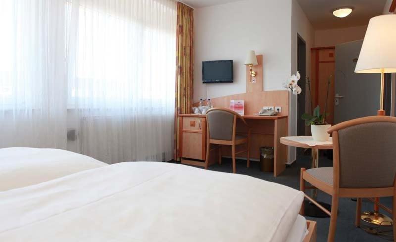 Hotel Wetterau - Self-Check-In Wolfersheim Phòng bức ảnh