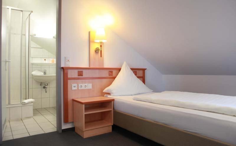 Hotel Wetterau - Self-Check-In Wolfersheim Phòng bức ảnh