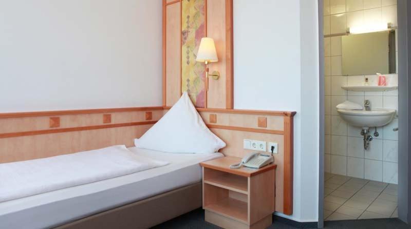 Hotel Wetterau - Self-Check-In Wolfersheim Ngoại thất bức ảnh